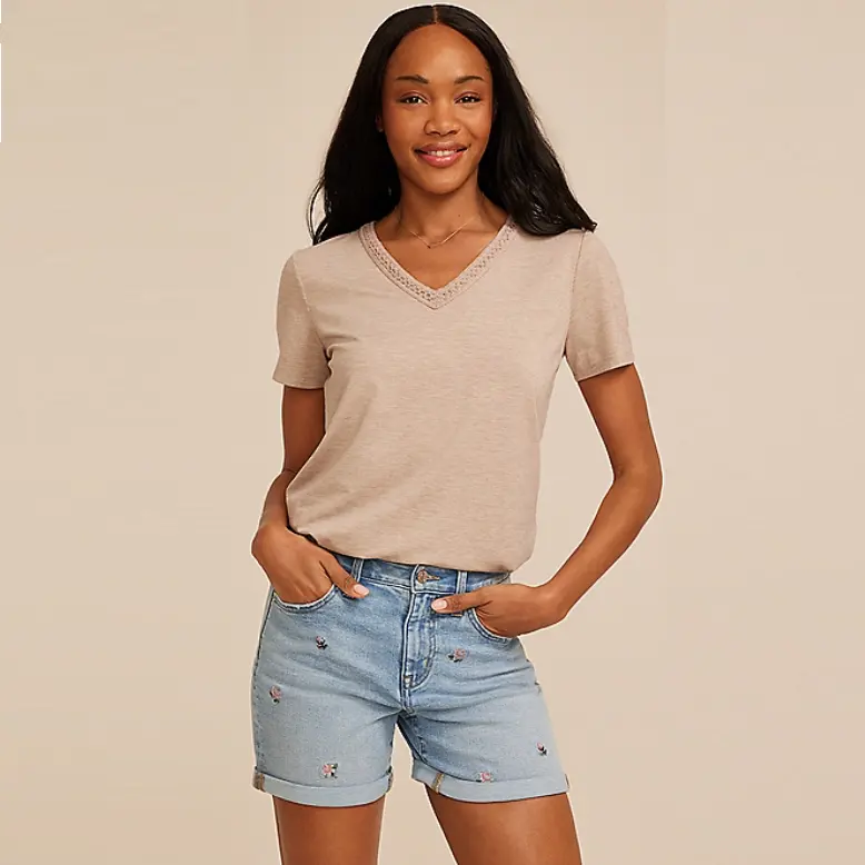 Maurices 钩织饰边V领T恤