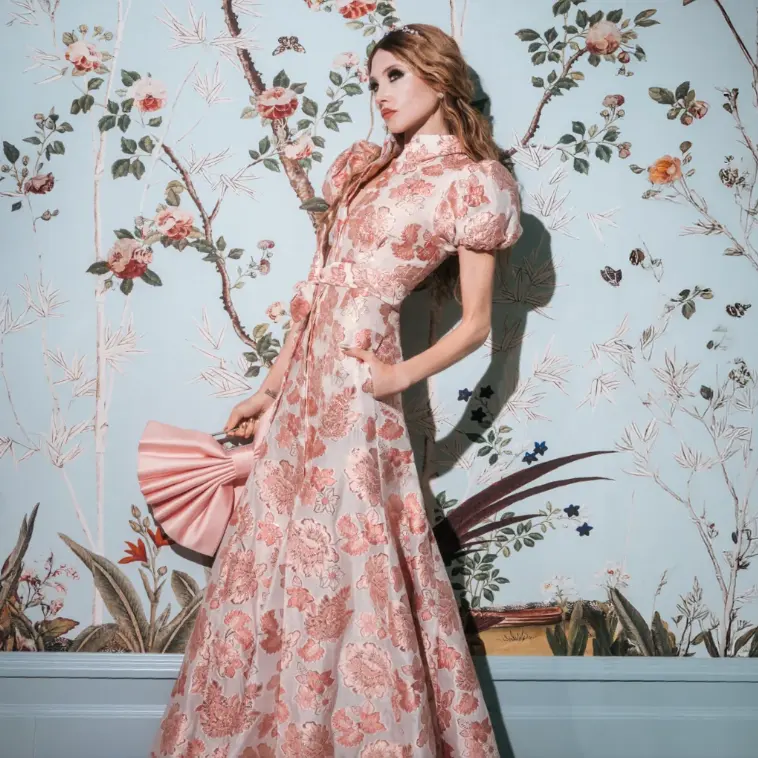 Alice and Olivia：美衣春季上新！度假出片利器 陈滢碎花裙$550