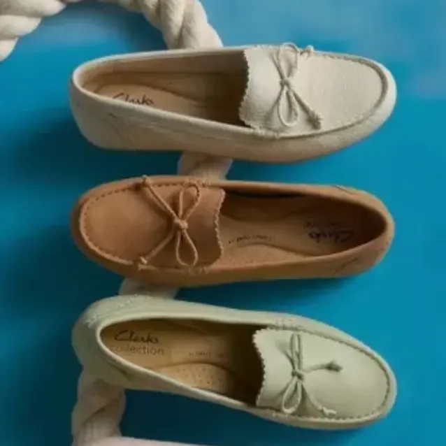 Clarks：全场鞋履买两双以上享8折