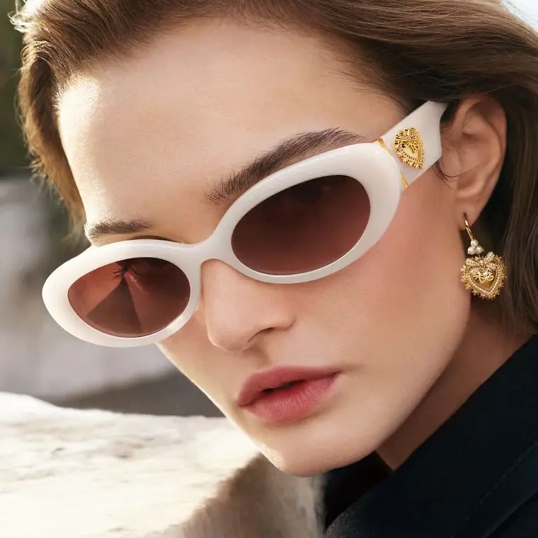 Sunglass Hut：雷朋 Meta 智能眼镜上新