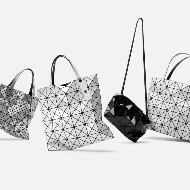 SSENSE：三宅一生春夏款包包上新 Prism Plus 托特包$456