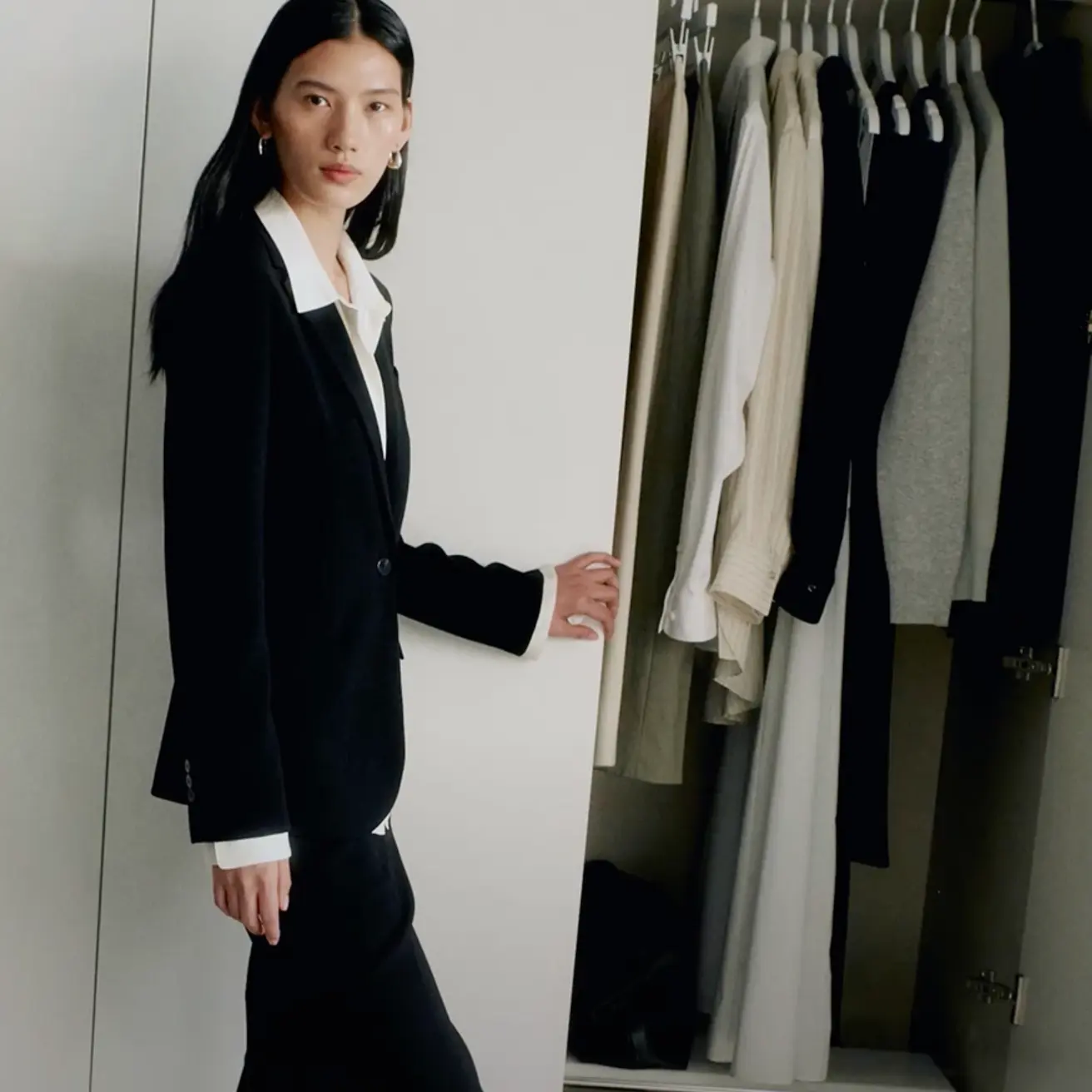 Theory 美官：升级！折扣区低至4折 + 满$500减$125