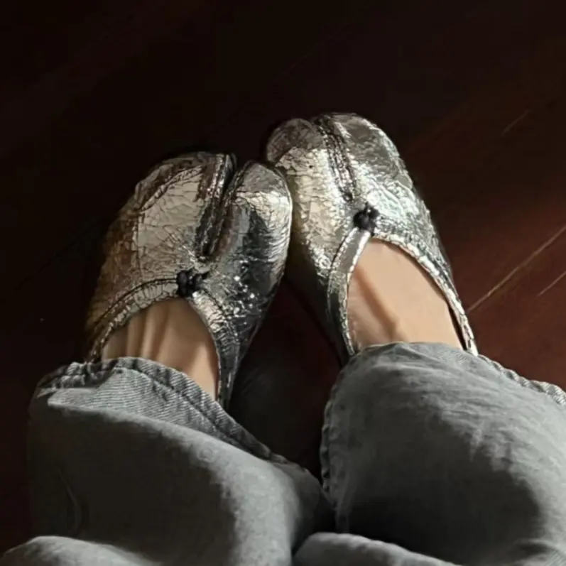 Maison Margiela 爆裂银Tabi 芭蕾鞋