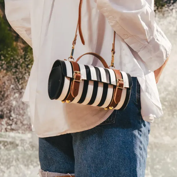 The Cambridge Satchel Company US：2026 春夏系列灵感焕新上线！经典学院风遇上夏日元气感