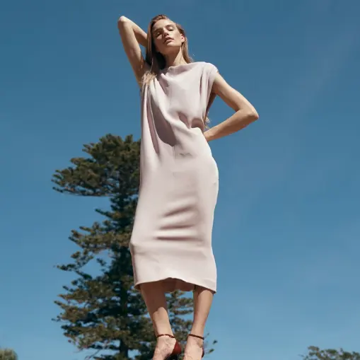 Neiman Marcus：纪念日大促！ Burberry 羊毛混纺围巾$225