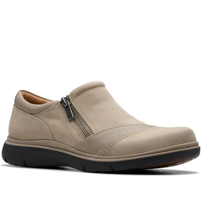 Clarks Certina 牛巴克乐福鞋