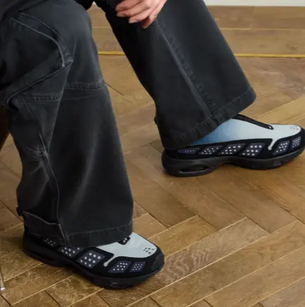 NIKE Air Max SNDR 橡胶饰边潜水面料运动鞋