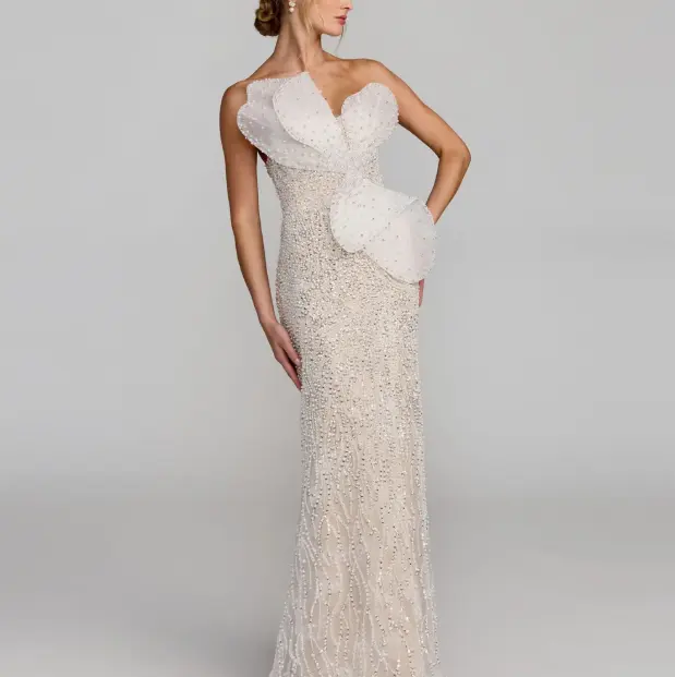 Mac Duggal 立体花瓣设计晚礼服