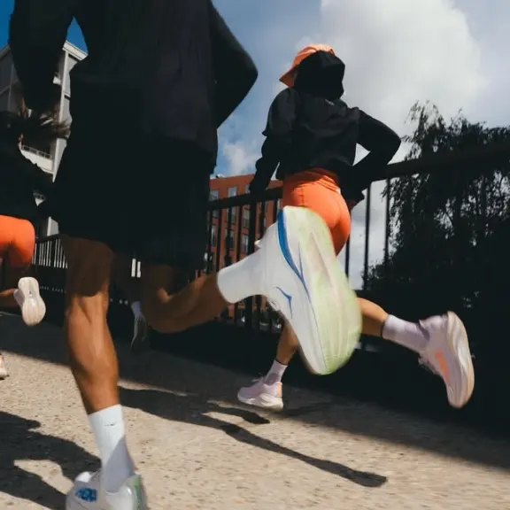 Hoka One One：运动服饰鞋履闪促 折扣区新款式加入