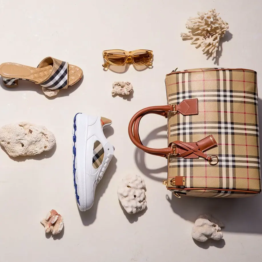 Rue La La：Burberry 经典英伦手袋服饰