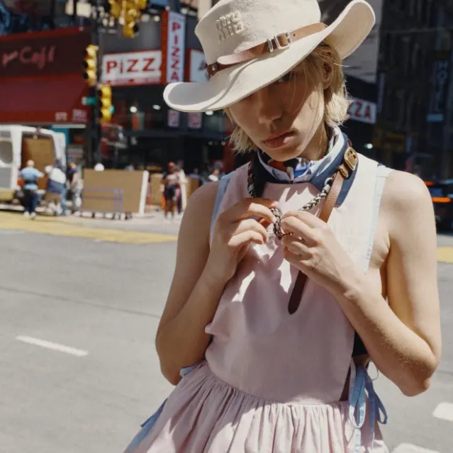 Mytheresa 中站：早秋时尚上新精选 关注 THE ROW、LOEWE、ACNE STUDIOS 等