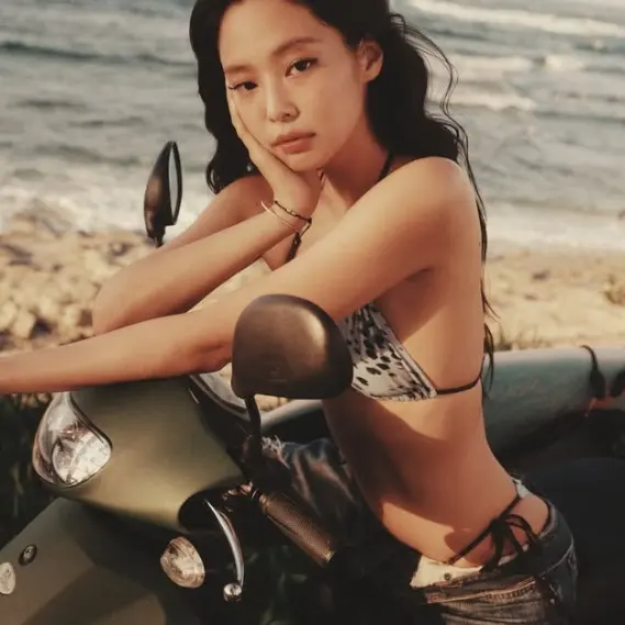 REVOLVE：Jennie × Frankies Bikinis 系列泳装热卖 含税直邮
