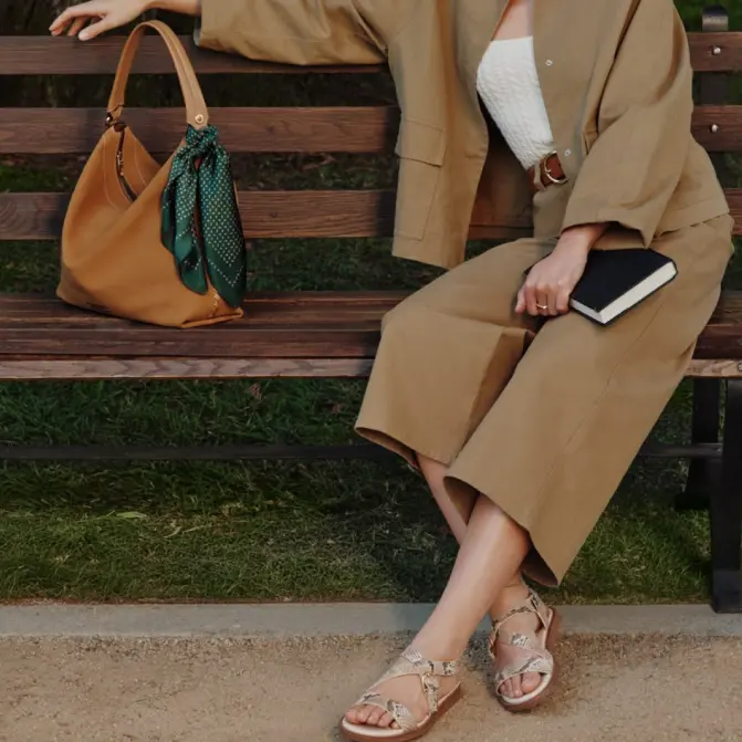 升级！Cole Haan：季末大促！Kami 搭扣凉鞋$41、男士渔夫凉鞋$62