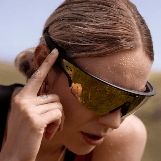 Oakley：Meta AI 智能眼镜 $399起