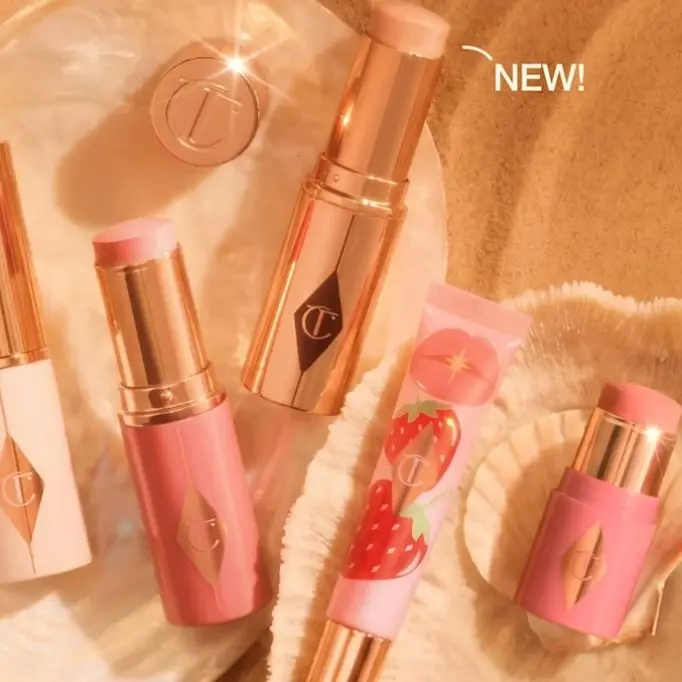 Charlotte Tilbury (UK)：夏日美妆护肤上新！迷你唇颊腮红棒£16、大眼懒人眼影笔£27