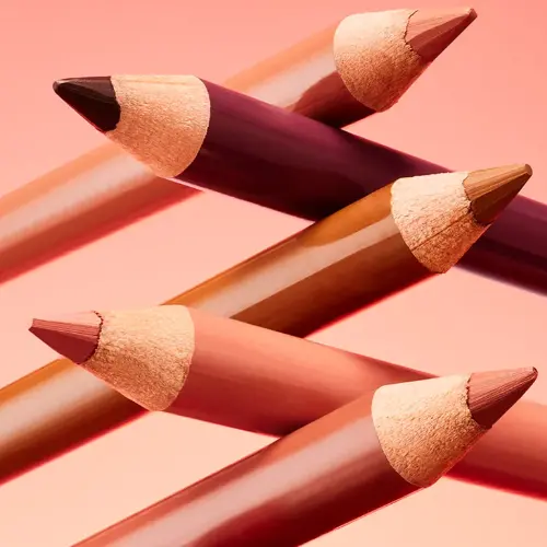 e.l.f. cosmetics UK：国际口红日大促！购任意唇部彩妆送唇线笔