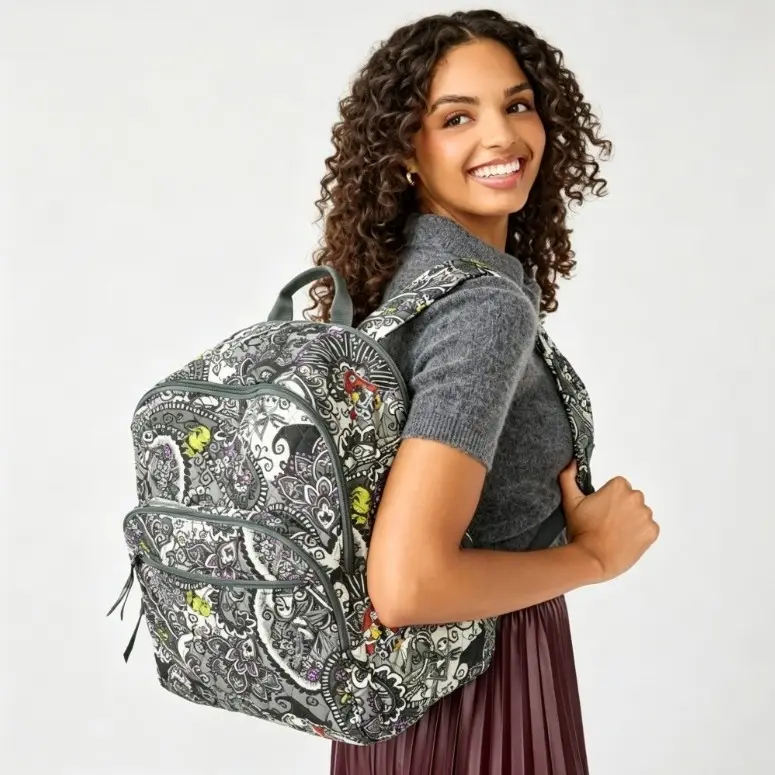 Vera Bradley X《圣诞夜惊魂》重磅联名包袋上线