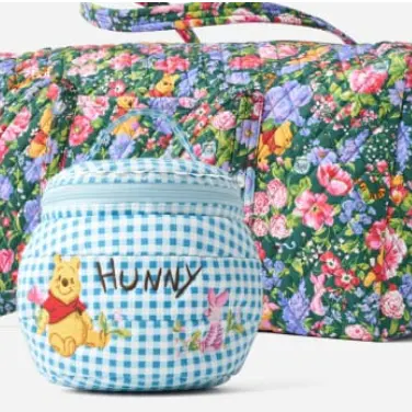 Vera Bradley × Disney 小熊维尼 100 周年联名系列包袋上新