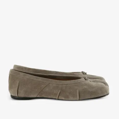 上新！Maison Margiela 马吉拉 Tabi 绒面平底鞋