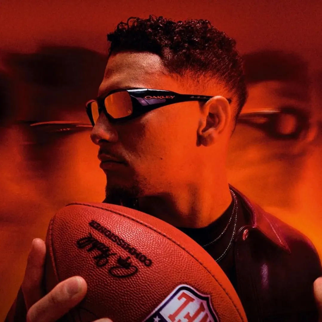 Oakley：体验最新高科技！Meta套装促销