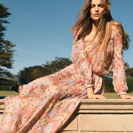 Neiman Marcus：折扣区热卖！关注 Ganni 、Zimmermann、Toteme 等