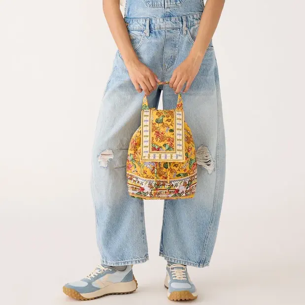 Vera Bradley X Gilmore Girls 25 周年联名系列！入背包、单肩包