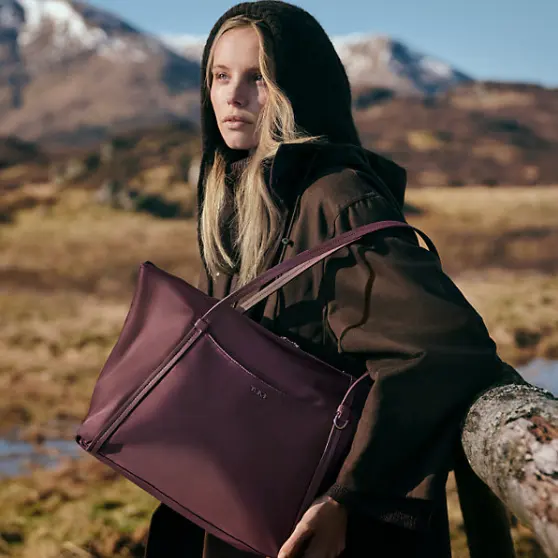Tumi：折扣区精选包袋 $65起