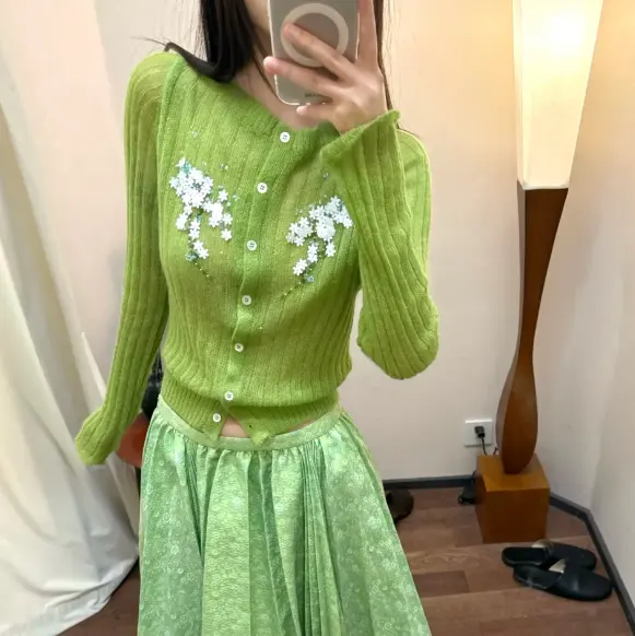 库存浅！SHUSHU/TONG 钉珠花针织上衣