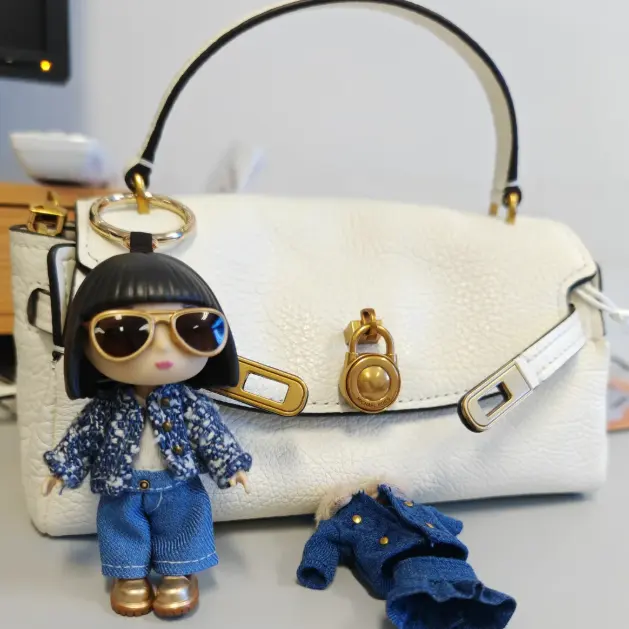 白色补货！Michael Kors Hamilton 小号皮革斜挎包