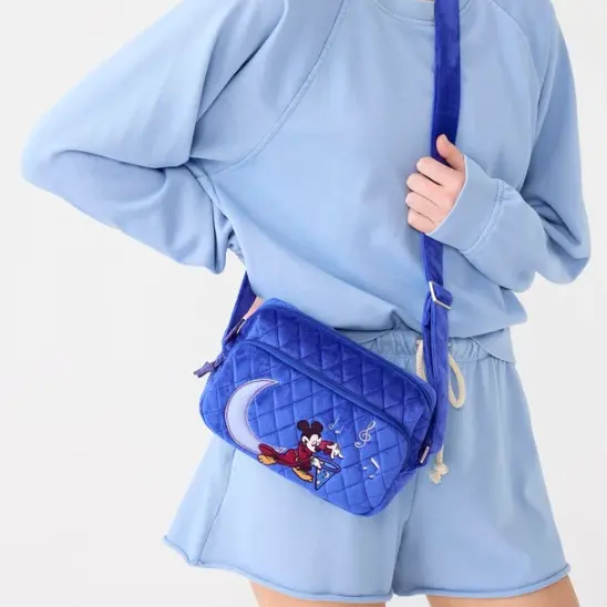 Vera Bradley × Disney《幻想曲》联名系列包袋上新！魔法师米奇主题印花