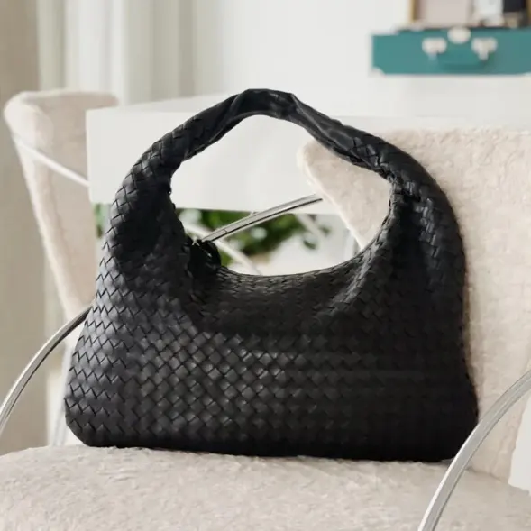 FWRD：Bottega Veneta 葆蝶家包袋秋日上新！Madison 编织链条肩背包$4900