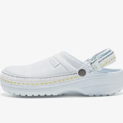 Crocs 卡骆驰人造仿麂皮民族缝线洞洞鞋