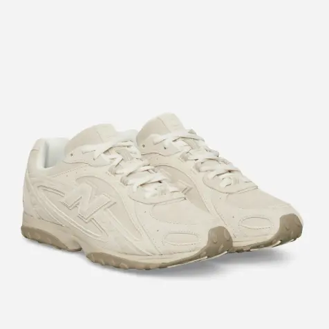 New Balance 新百伦 204L 米白色运动鞋