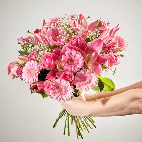 Arena Flowers：生日花束与花艺热卖