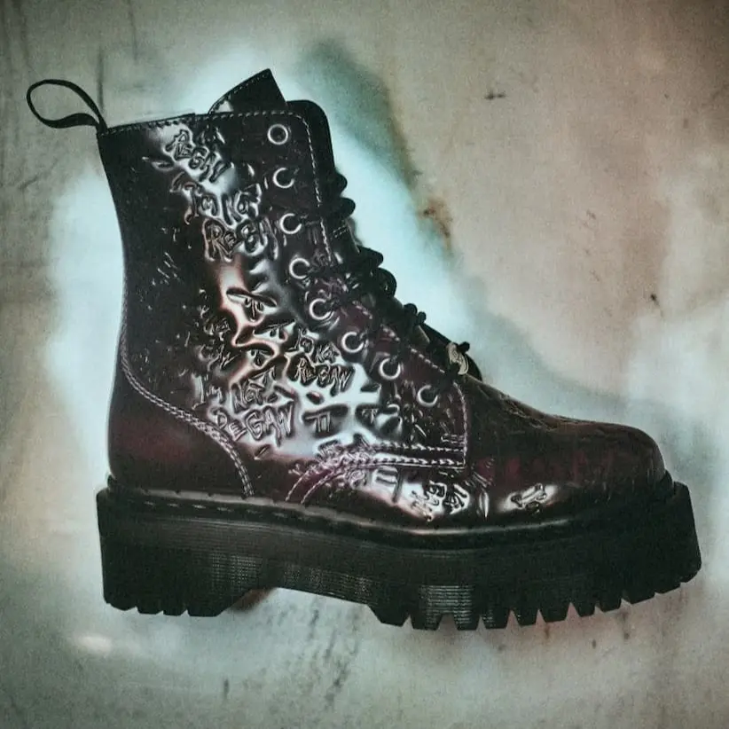 Dr Martens 英国官网：驱魔人联名系列首发