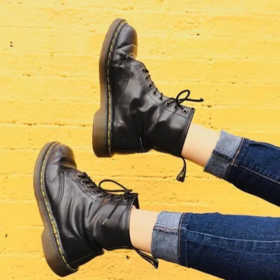 SSENSE：Dr. Martens 马丁靴热卖专场