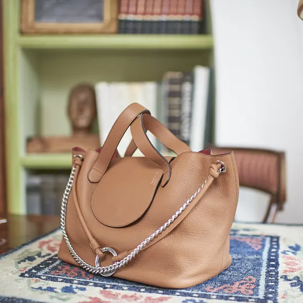 Meli Melo 官网 Linked Thela Medium Tan Bag 链条摇篮包