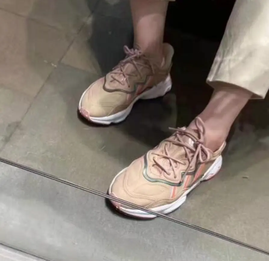 adidas 阿迪达斯 Originals Ozweego 皮粉色运动鞋