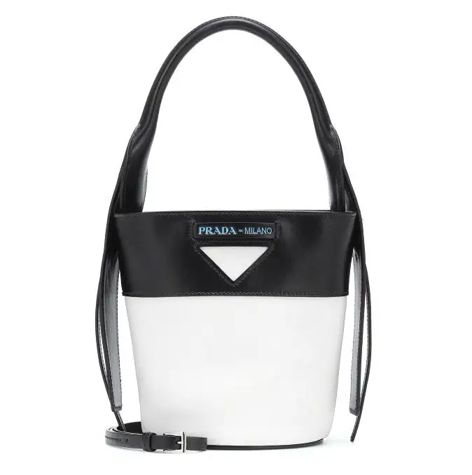 Prada 黑白拼色水桶包