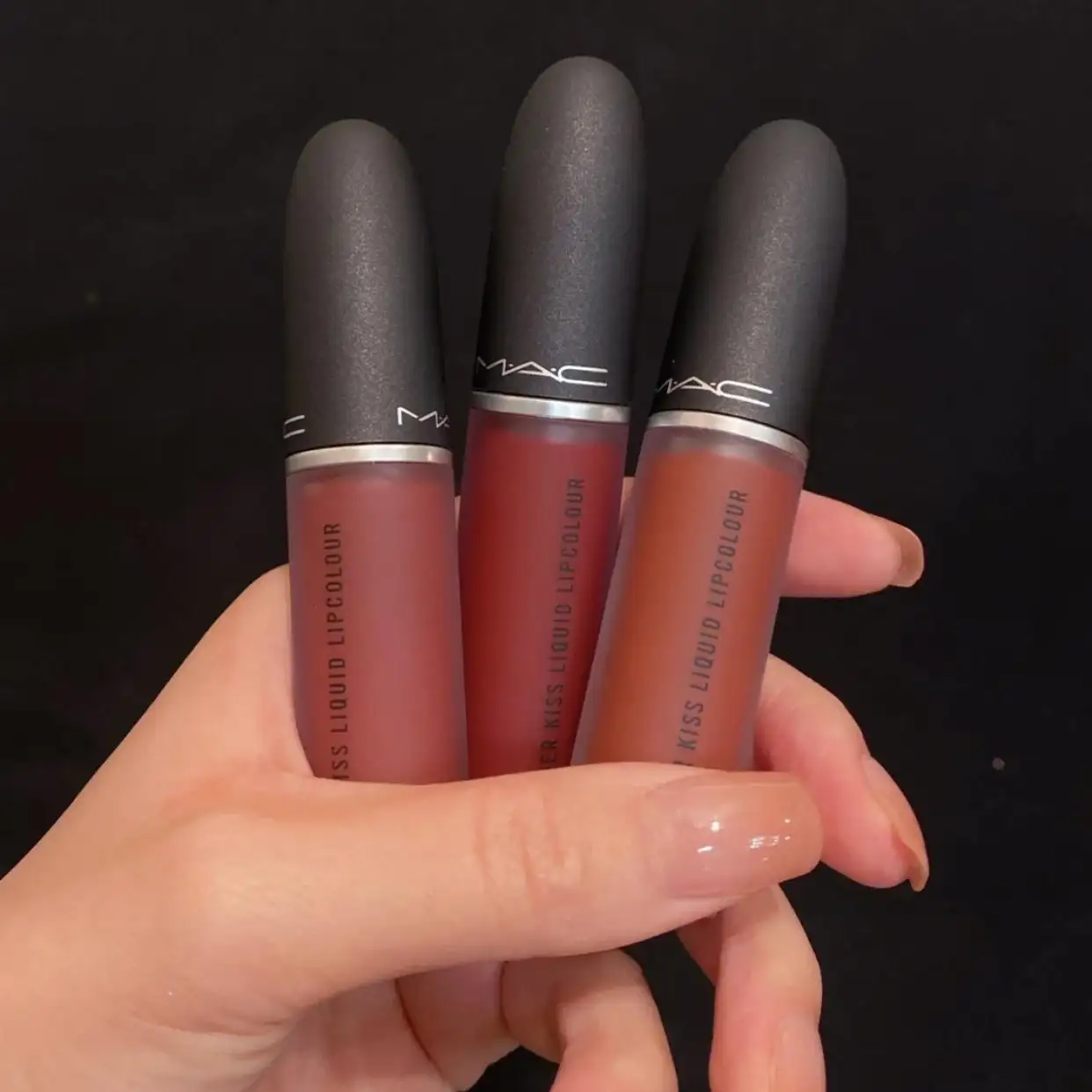 MAC POWDER KISS 柔雾唇釉