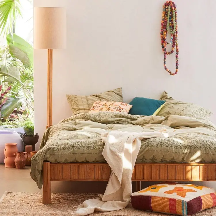 Urban Outfitters：家具系列热卖