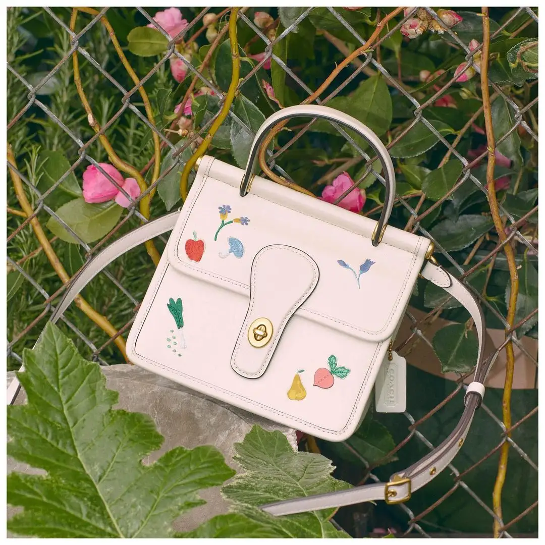 Coach 英国官网：田园花花系列热卖