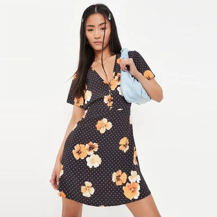 Missguided (US & CA) 黑色圆点茶花裙，