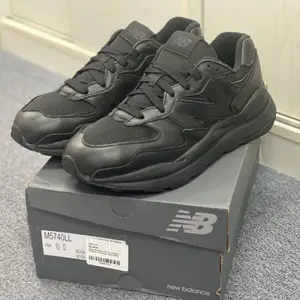 New Balance M5740 V1男款运动鞋