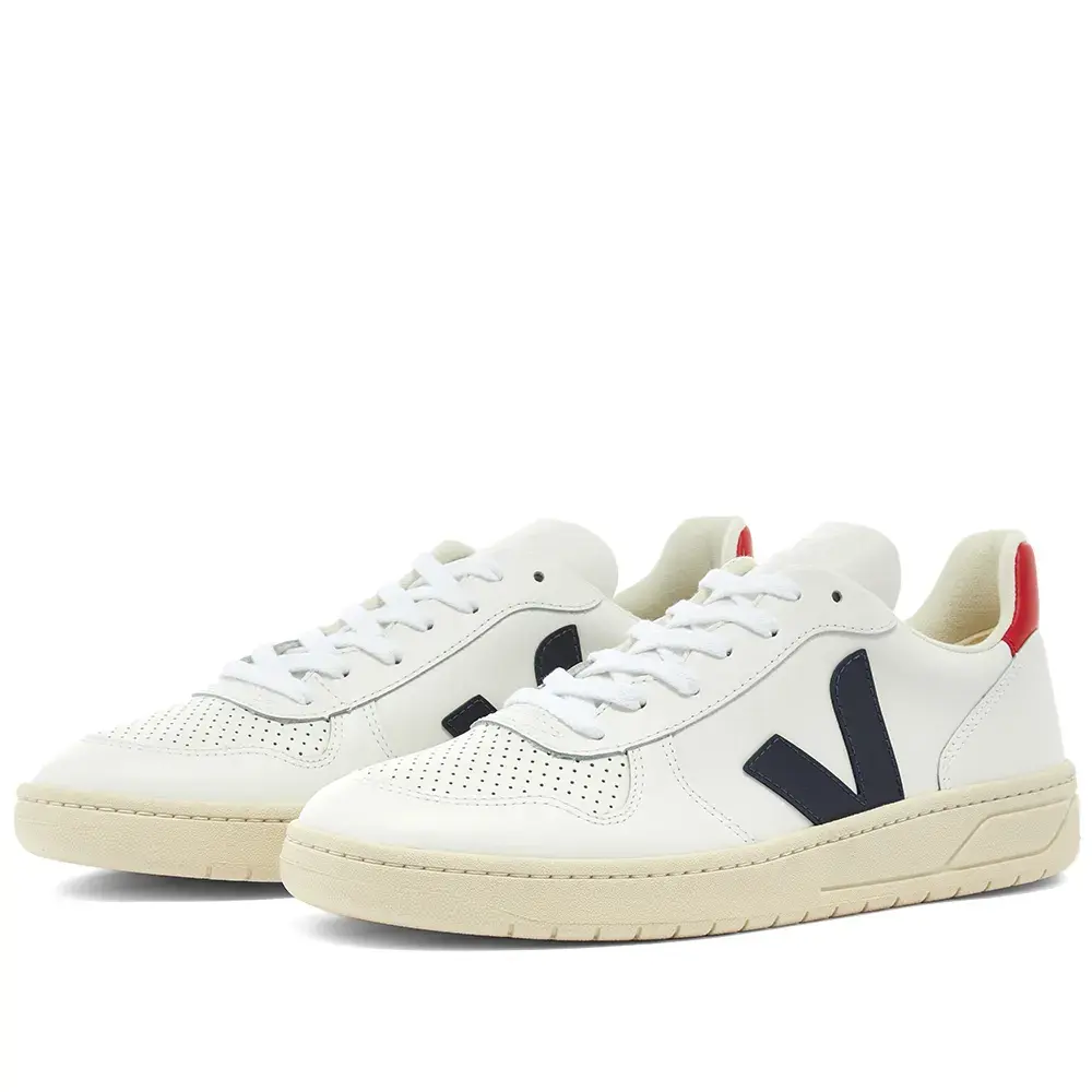 VEJA V-10 皮革运动鞋
