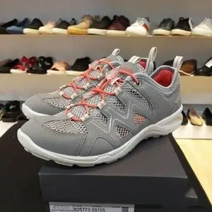 ECCO爱步 Terracruise LT 女士徒步登山鞋 825773