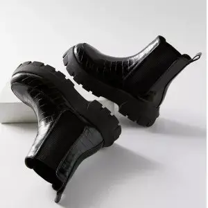 Urban Outfitters：折扣区鞋履上新 vans板鞋$20、短靴$9