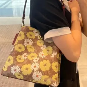 COACH 蔻驰 Willow 雏菊水桶包