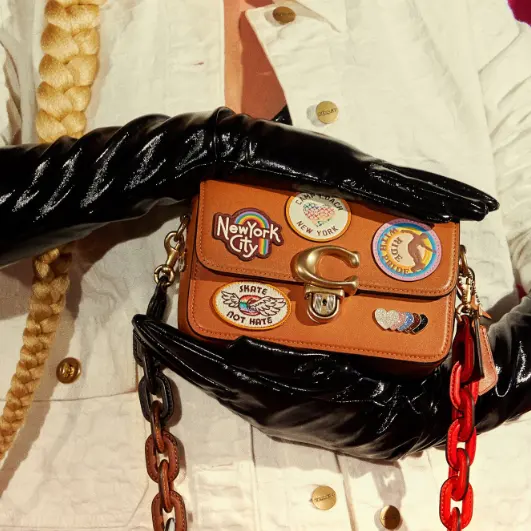 Coach 英国官网：精选商品低至6折 可叠加额外9折