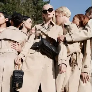 SSENSE：Burberry 私密特卖 卡夹956元、